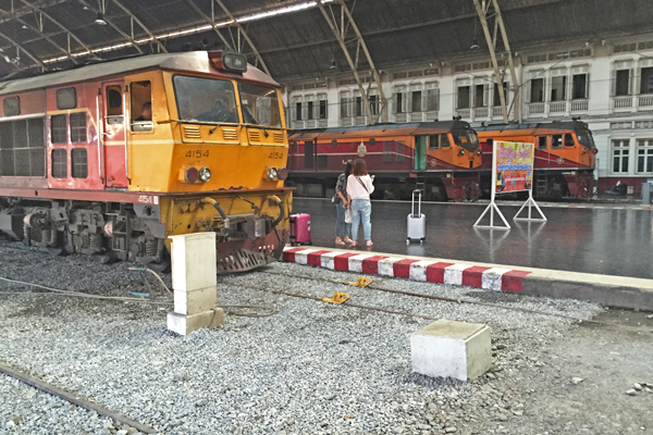 railroad-ayutthaya01